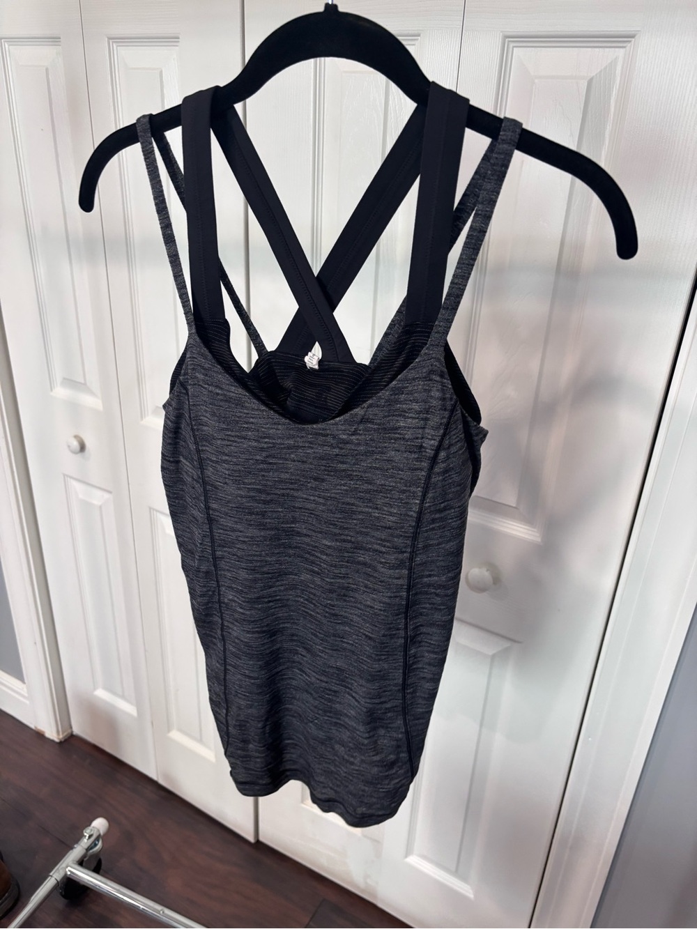 Lululemon athletica Charcoal Gray Strappy Athletic Tank Built in Bra